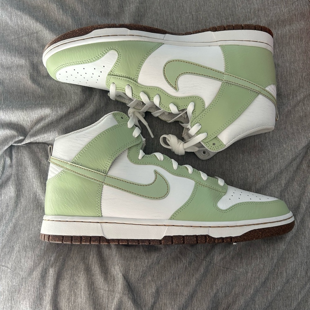 Nike Dunk Hi Retro SE Size 11.5